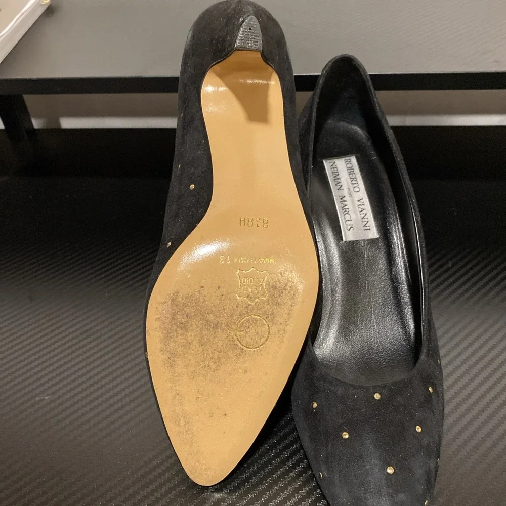 VTG Roberto Vianni For Neiman Marcus Tempo Suede Black Pumps Gold Studded Sz 8.5
